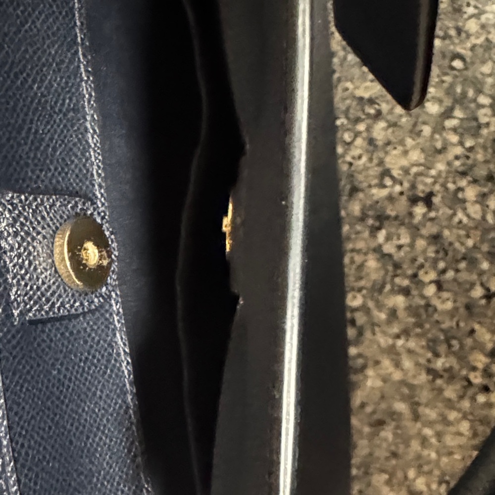 Coach Almost New Navy Leather Satchel with Gold Details - Picture 4 of 6
